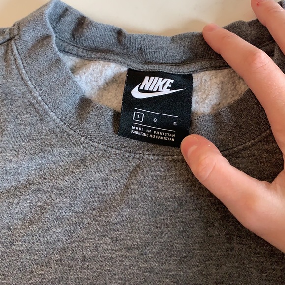Nike Crewneck Sweatshirt - Picture 4 of 4